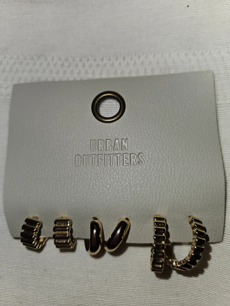 Urban Outfitters Earring Set thumbnail