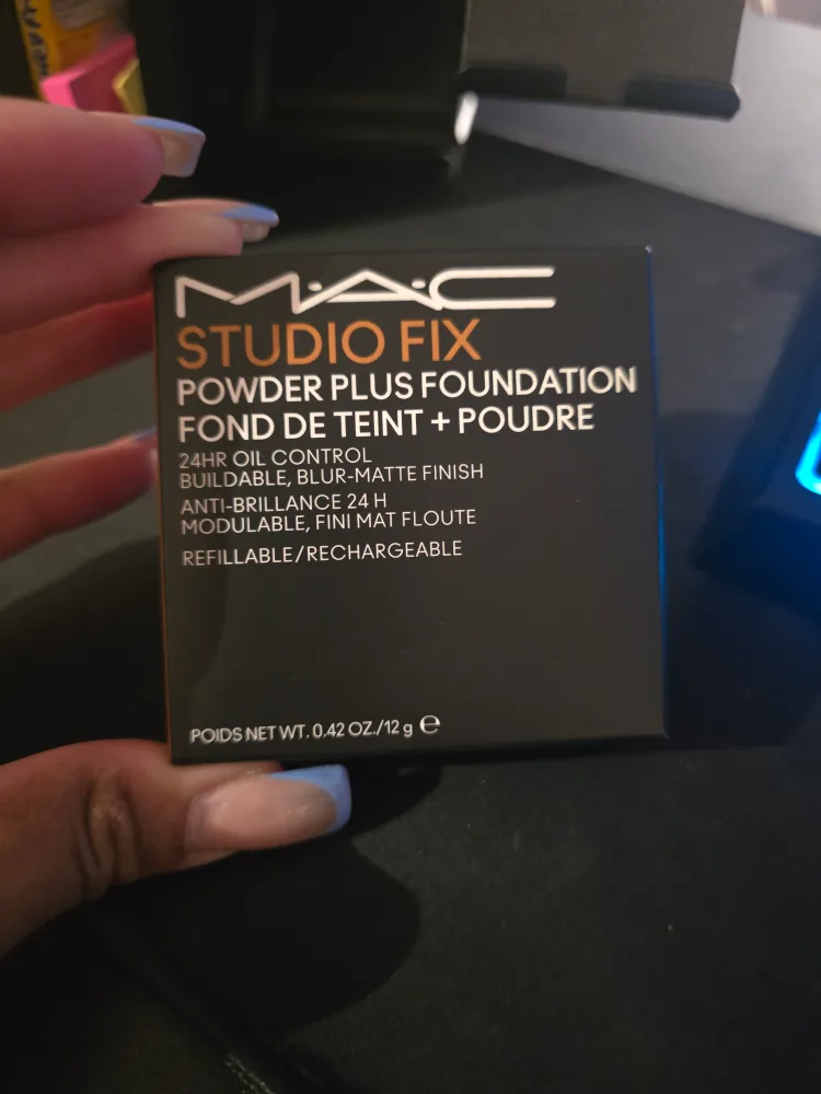 MAC Studio Fix Powder Plus Foundation - NC46 thumbnail