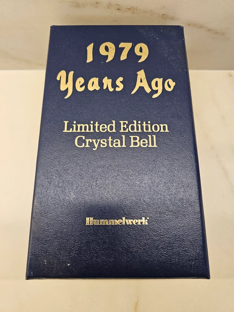 Hummelwerk Christmas 1979 Years Ago Crystal Bell image indicator(4)