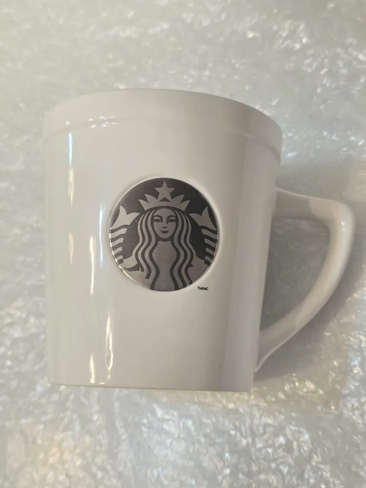 Starbucks, Tim Hortons, Disney Mugs image indicator(4)