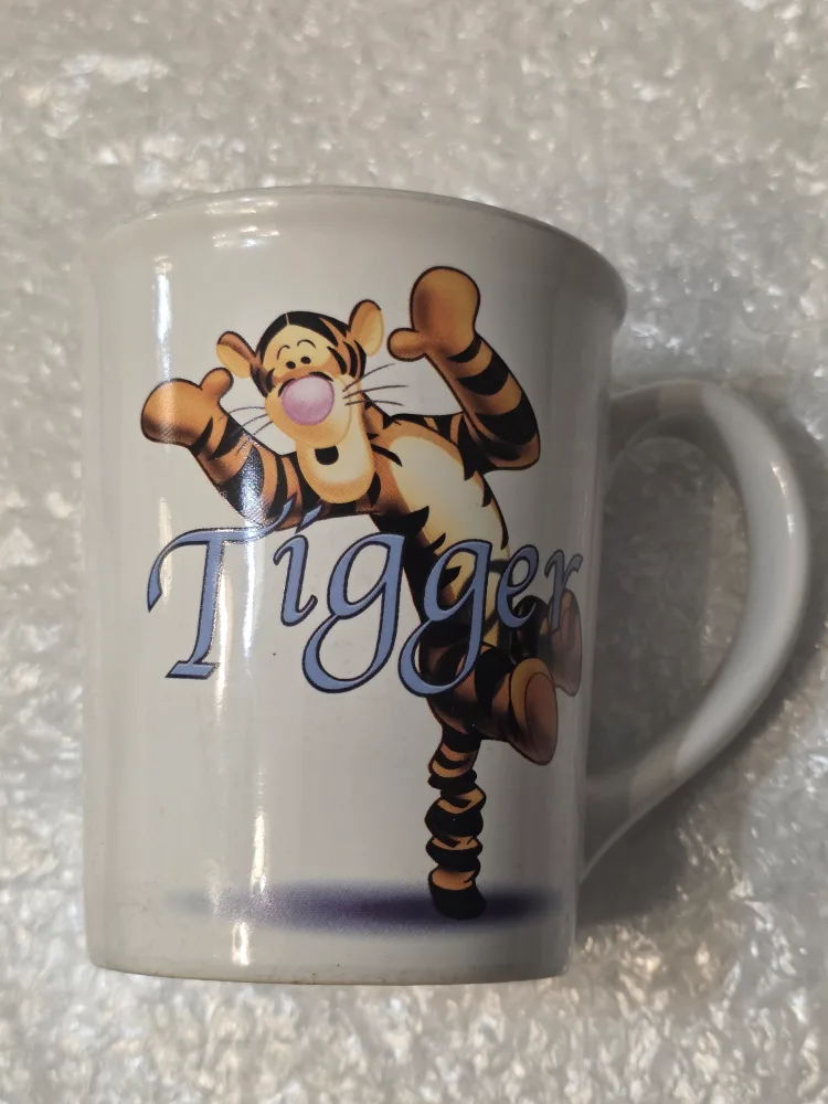 Starbucks, Tim Hortons, Disney Mugs image indicator(6)
