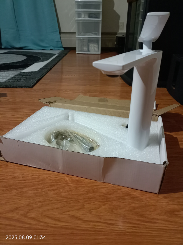 New White Bathroom Sink Faucet