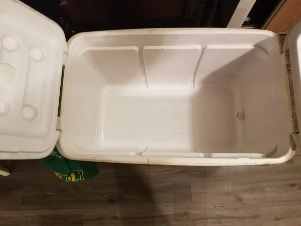 Igloo Cooler - Green & White - photo 2