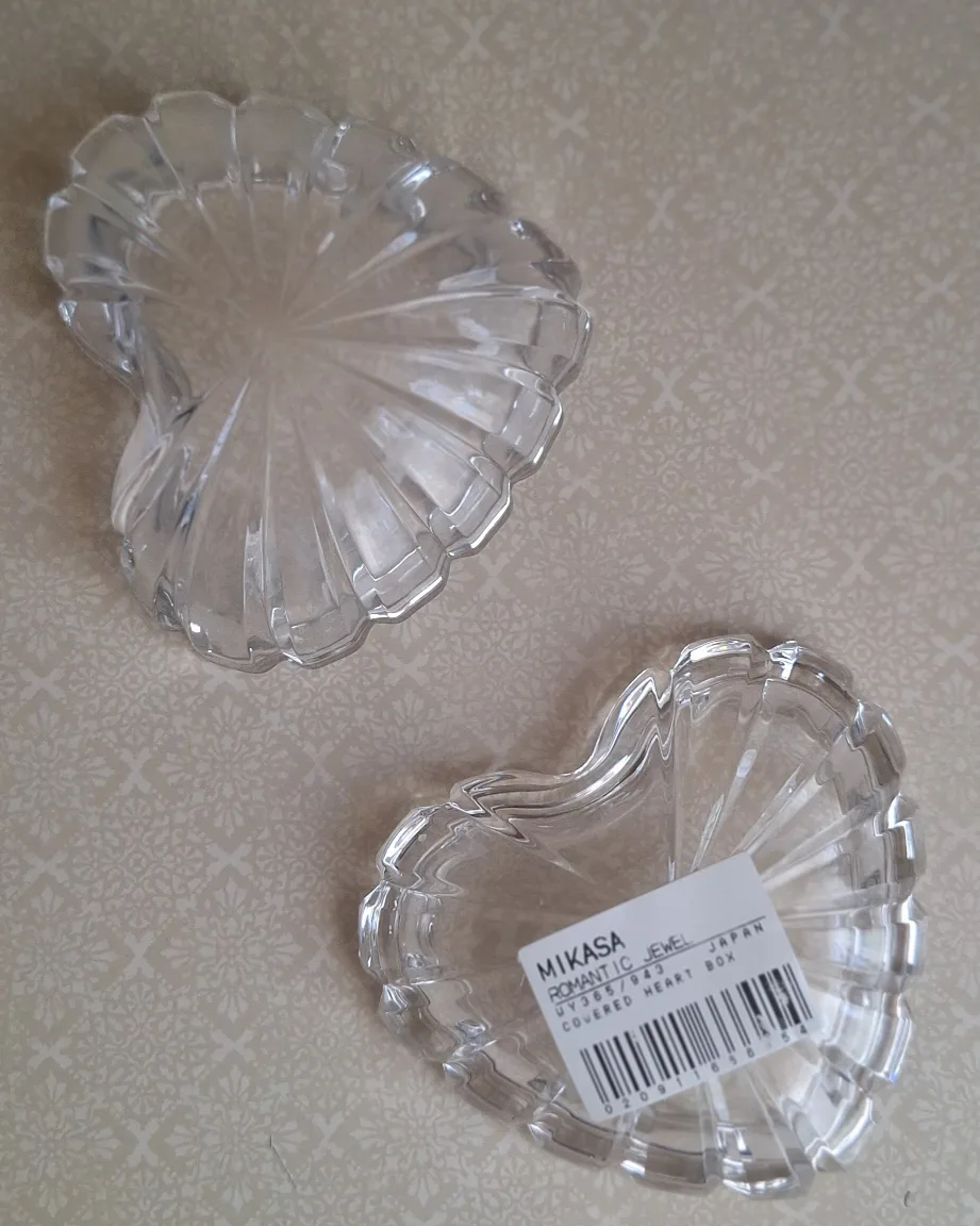 Mikasa Romantic Jewel Heart Covered Box image indicator(2)