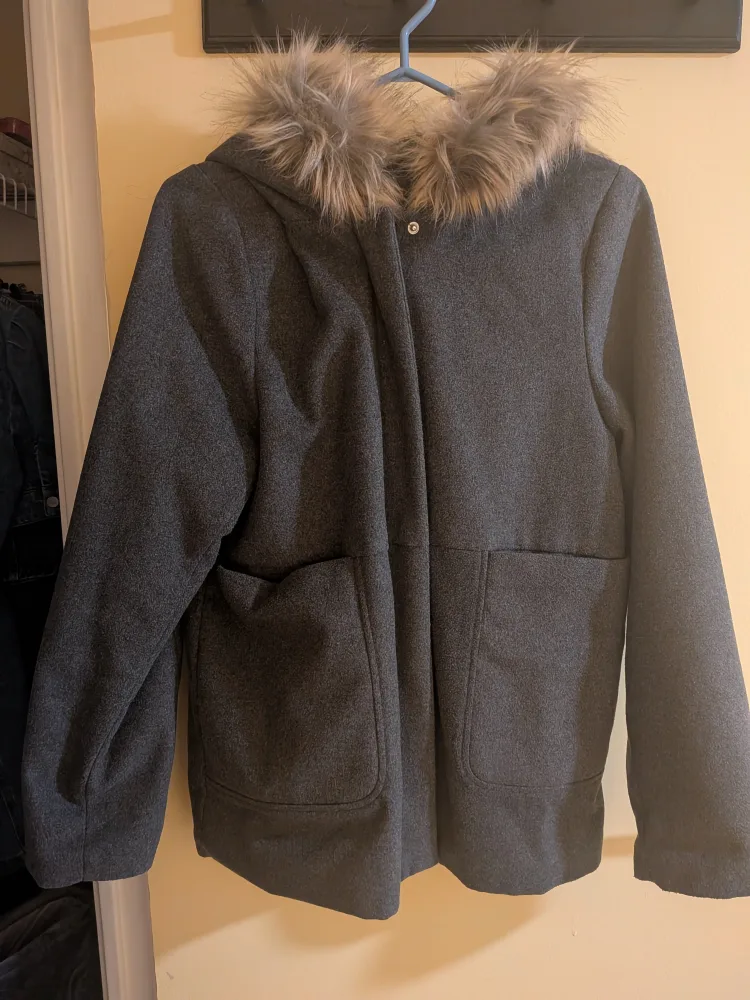 Arctic squad girls grey winter coat - Size XL thumbnail