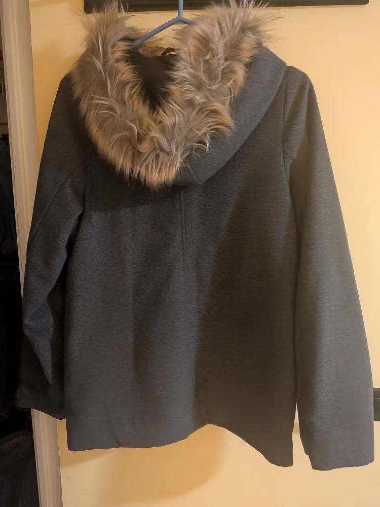 Arctic squad girls grey winter coat - Size XL image indicator(2)