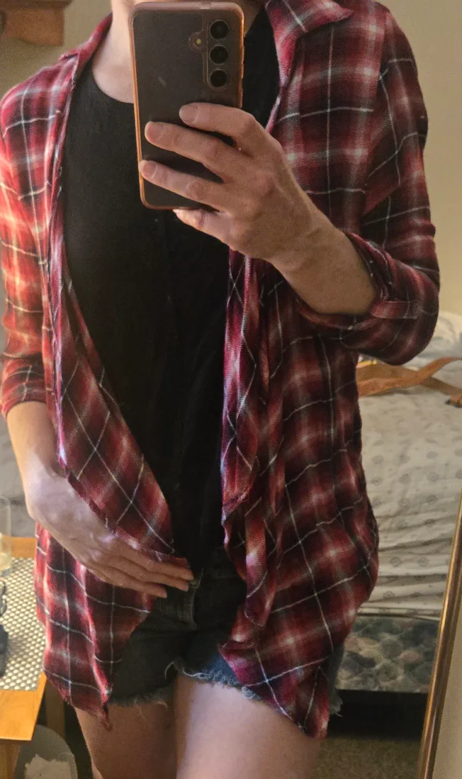 Red Checkered Lightweight Cardigan image indicator(3)