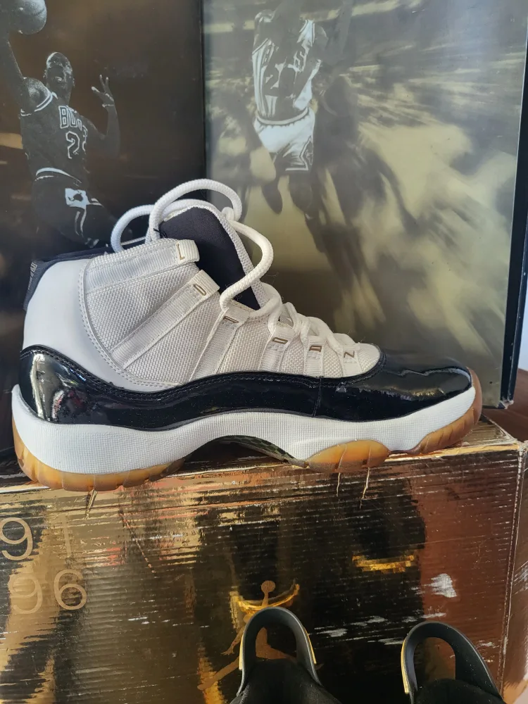 Air Jordan 11 Retro Concord image indicator(3)