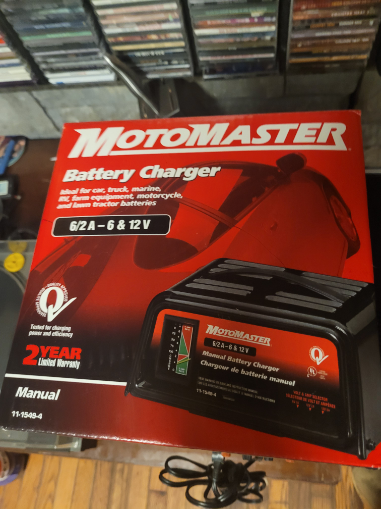 NEW  MotoMaster Battery Charger 6/2A-6 & 12V