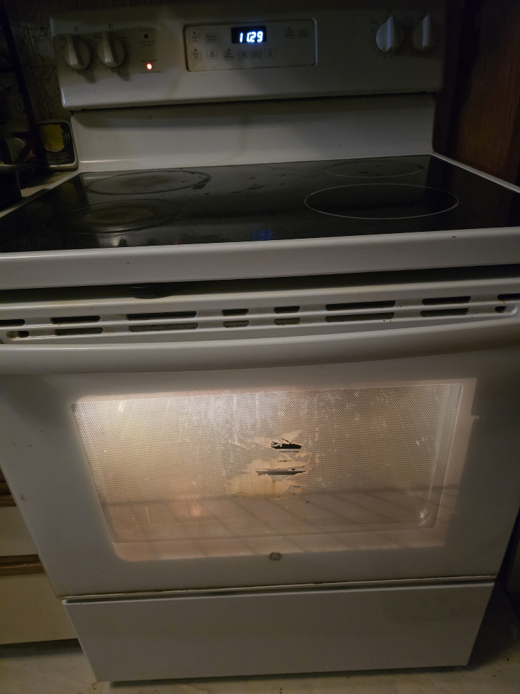 GE Electric Stove/Oven - photo 4