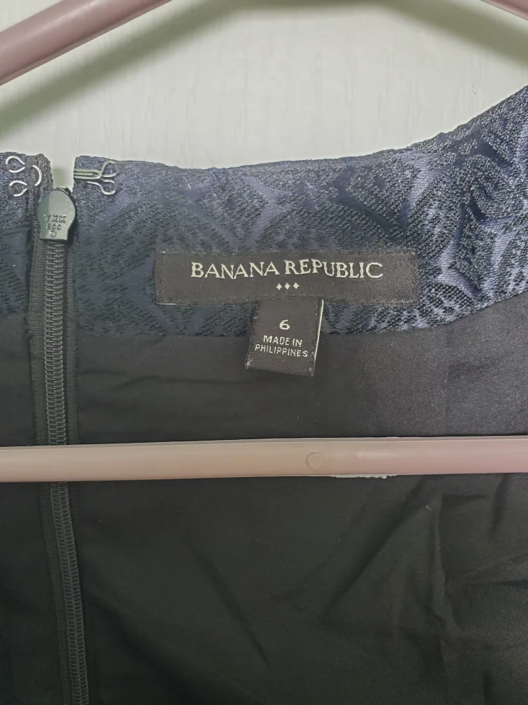 Banana Republic Navy Skirt - Size 6 image indicator(2)