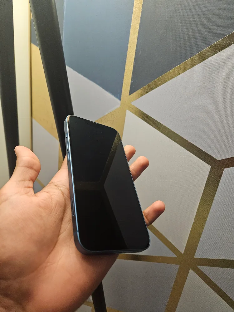 iPhone 13 128GB Blue - Excellent Condition image indicator(5)