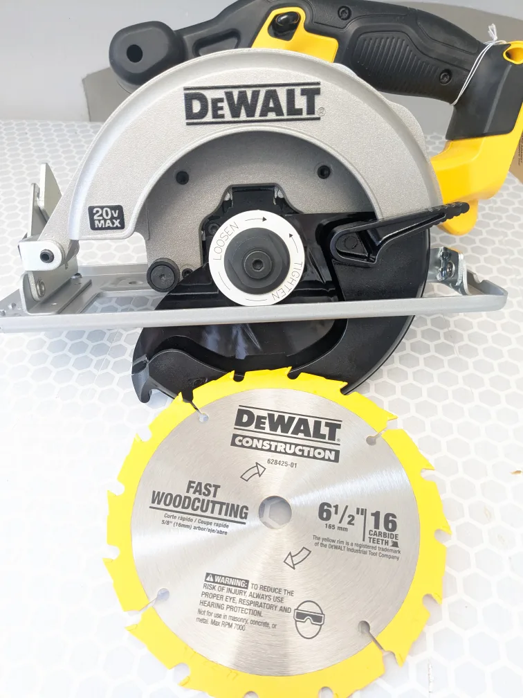 20V Max DeWalt Cordless 6 1/2" Circular Saw with Blade thumbnail