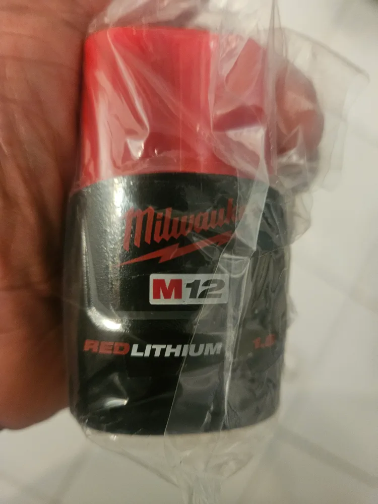 Milwaukee M12 Red Lithium 1.5Ah Battery - New! image indicator(3)