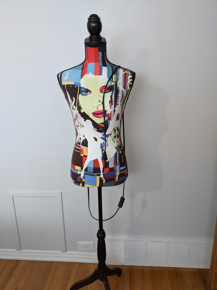 Novelty Mannequin Lamp with Stand. Pick up in Braeside SW - photo 2