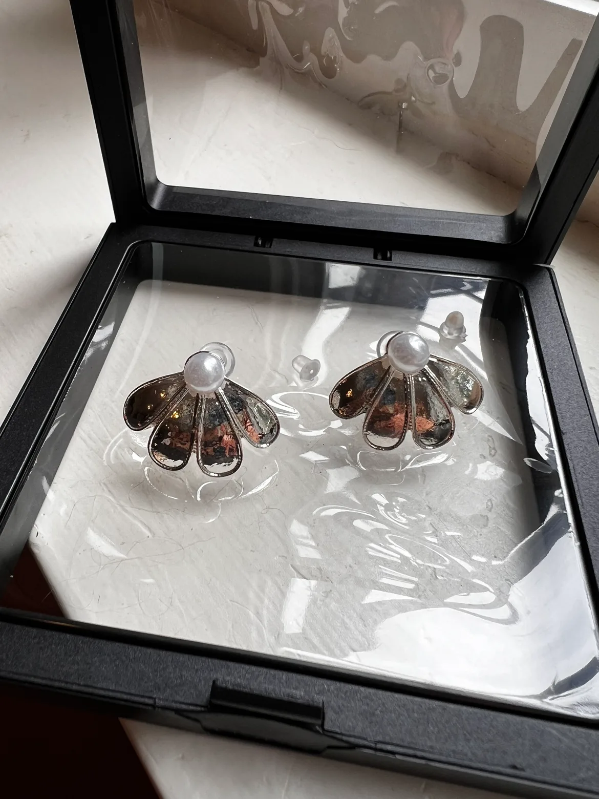 Daisy earrings thumbnail