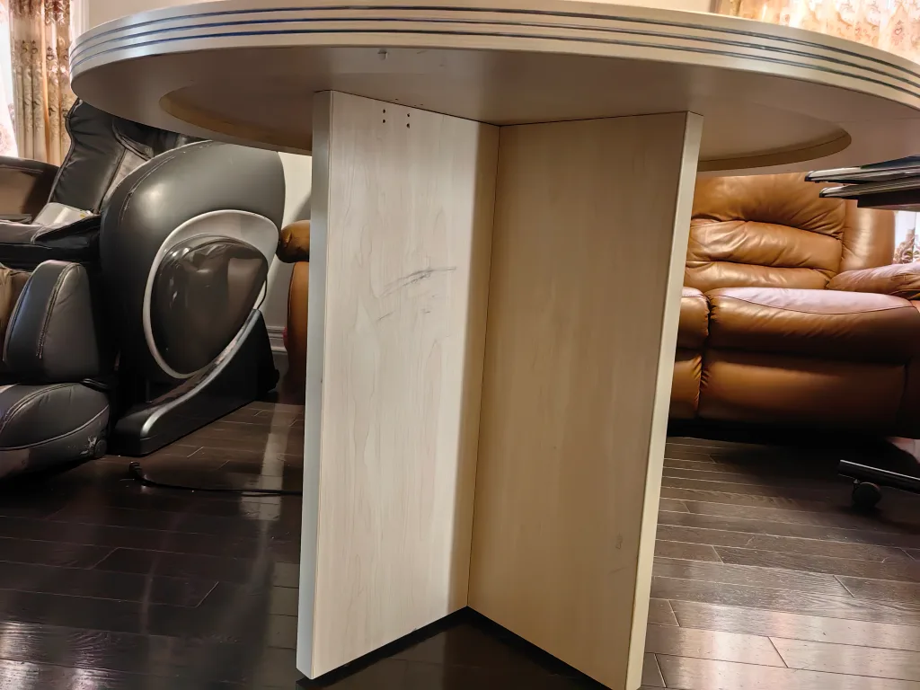 Round Wooden Dining Table image indicator(3)