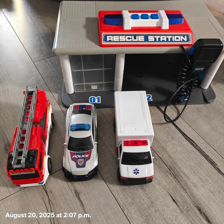 Rescue Station Toy Set thumbnail