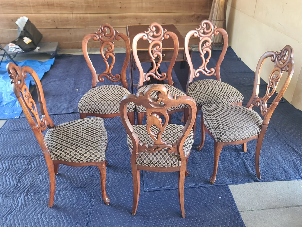 Antique Dining Table with 6 Ornate Chairs image indicator(4)