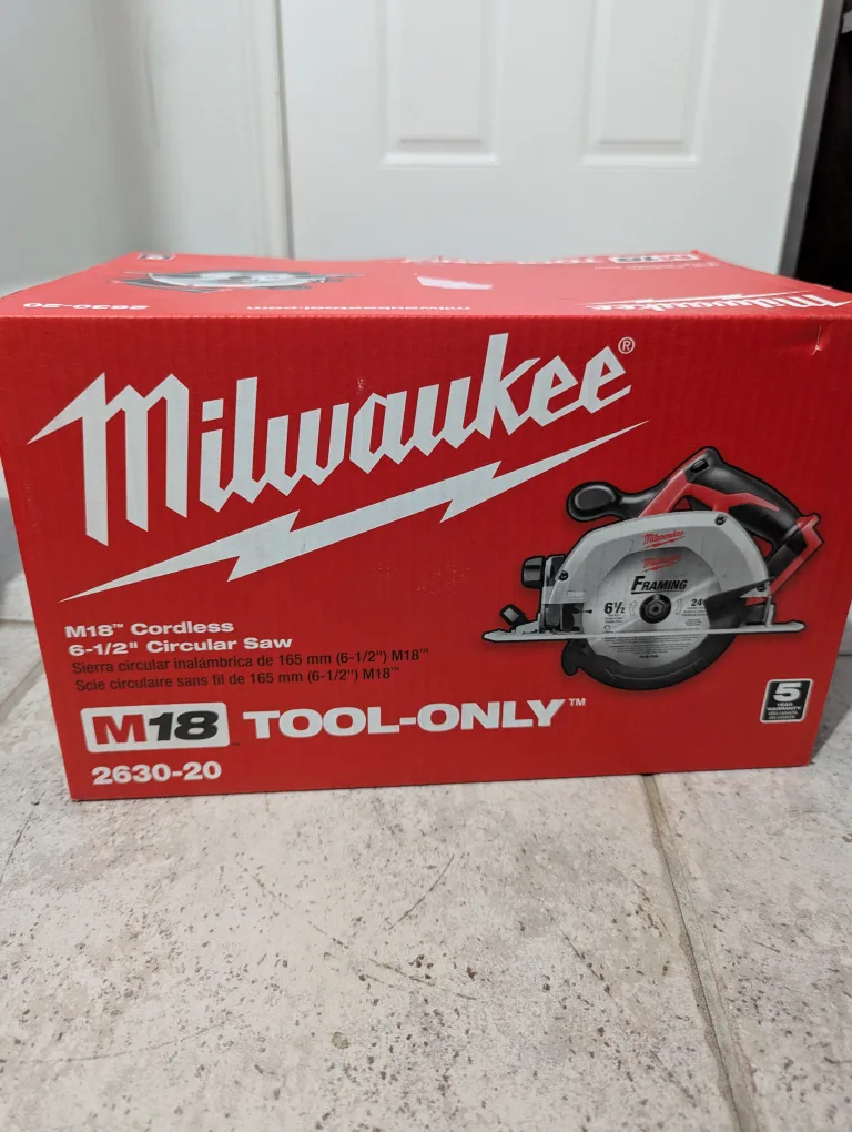 Milwaukee M18 6-1/2" Cordless Circular Saw 2630-20 image indicator(3)