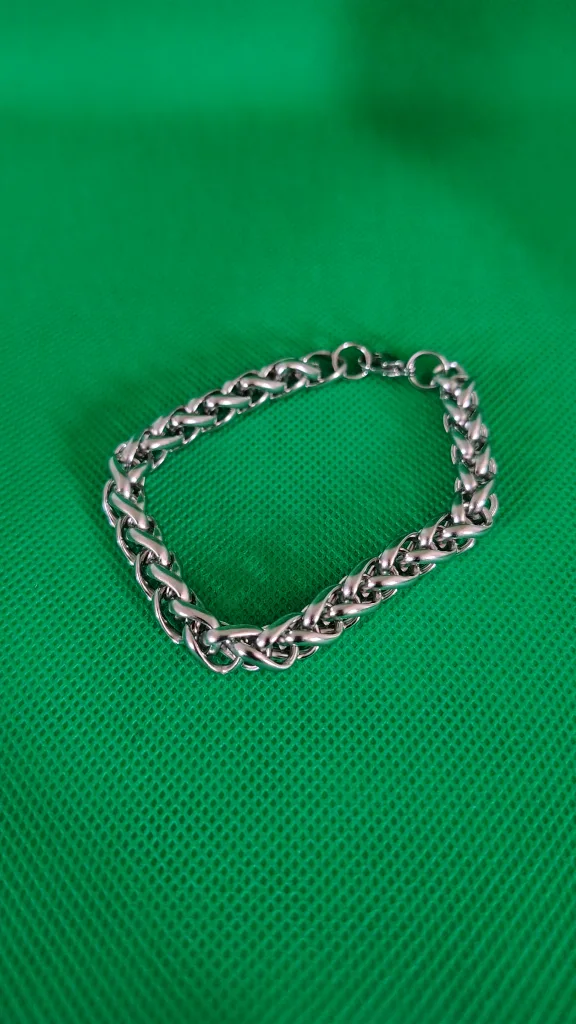 Silver Tone Metal Chain Bracelet thumbnail