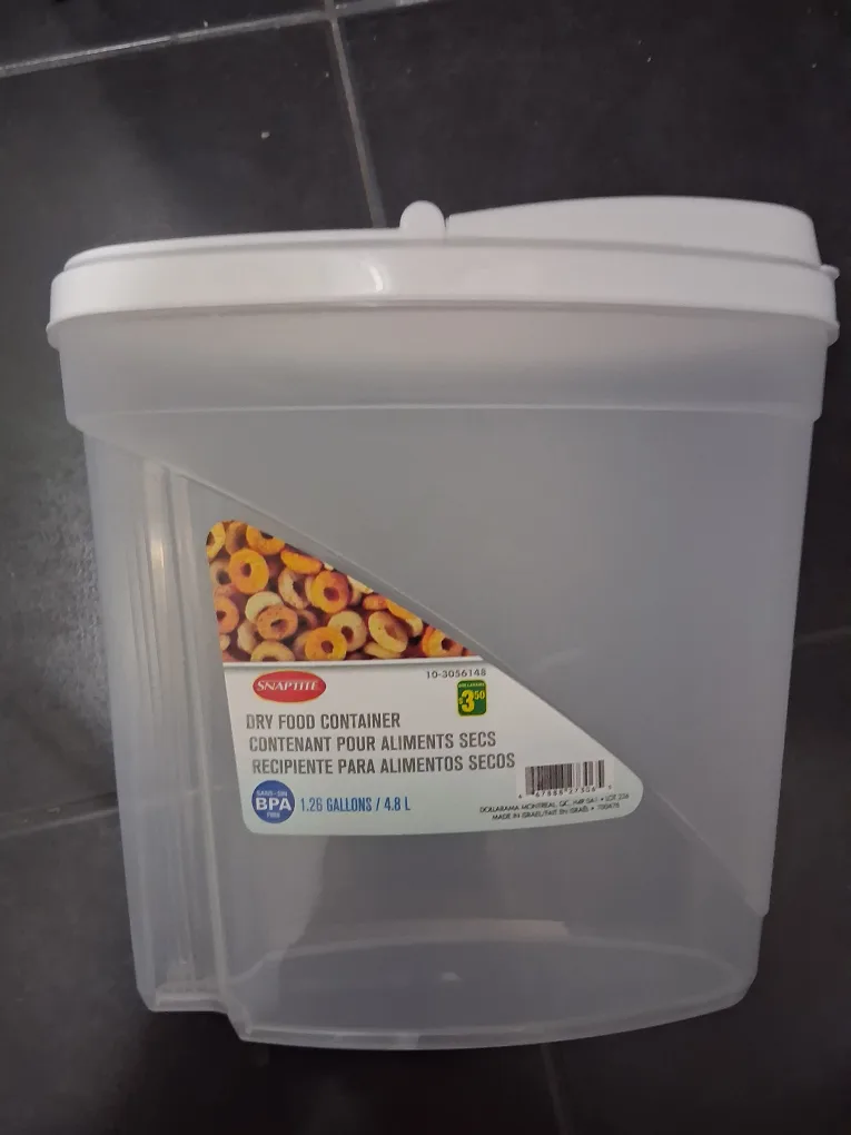 Snap-tite Dry Food Container - 1.26 Gallons thumbnail