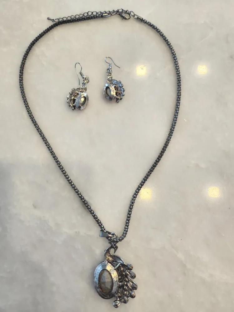 Necklace and Earrings Set thumbnail