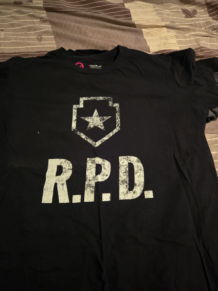 Graphic T-Shirts (Part 1 of 2) image indicator(7)