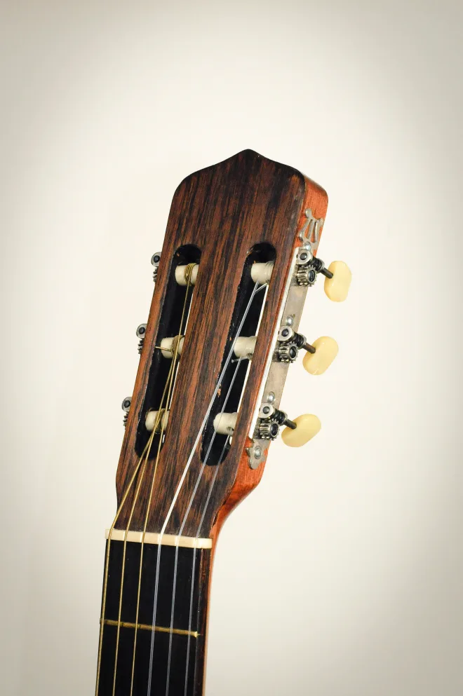Vintage Casa Nuñez Classical Guitar image indicator(4)