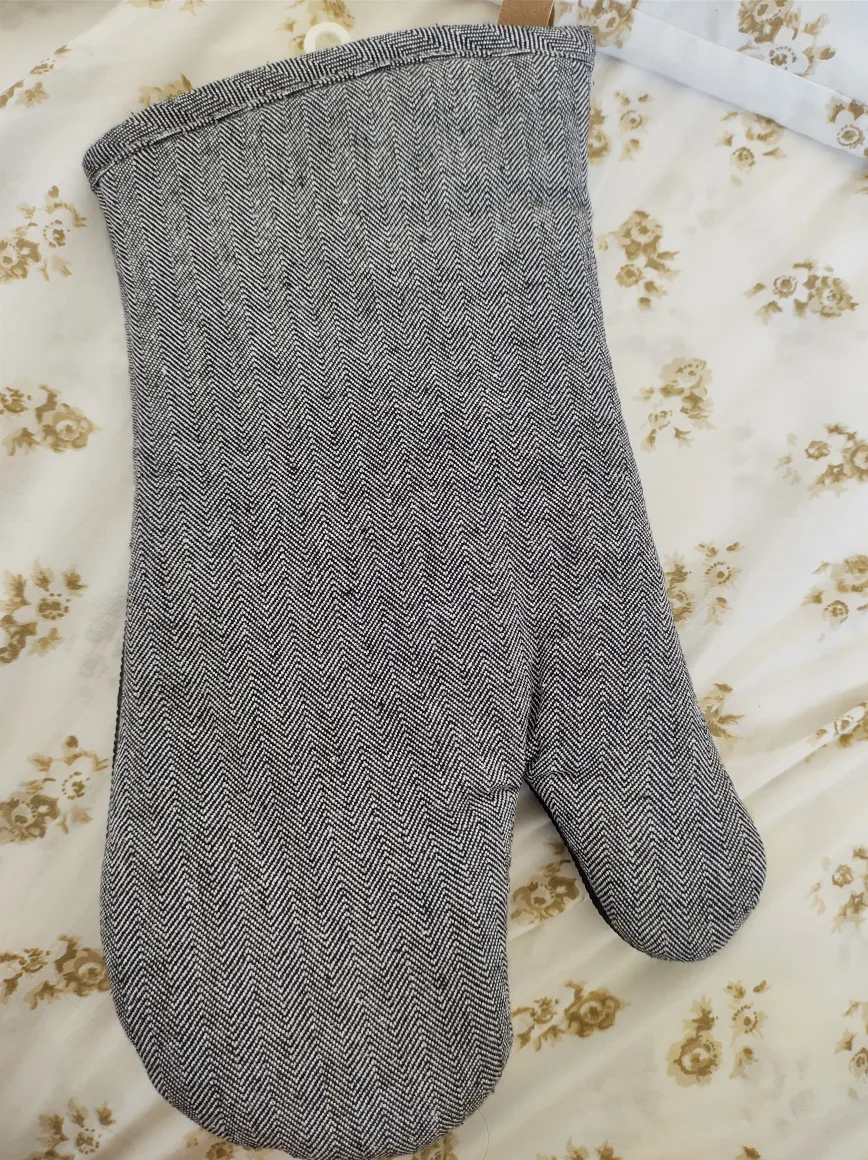 Cuisinart Oven Mitt - Grey & Black image indicator(2)