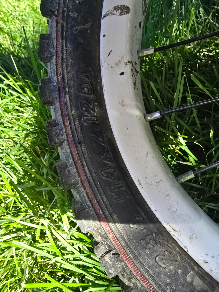 Hot Wheels 14" Kids' Bike image indicator(2)