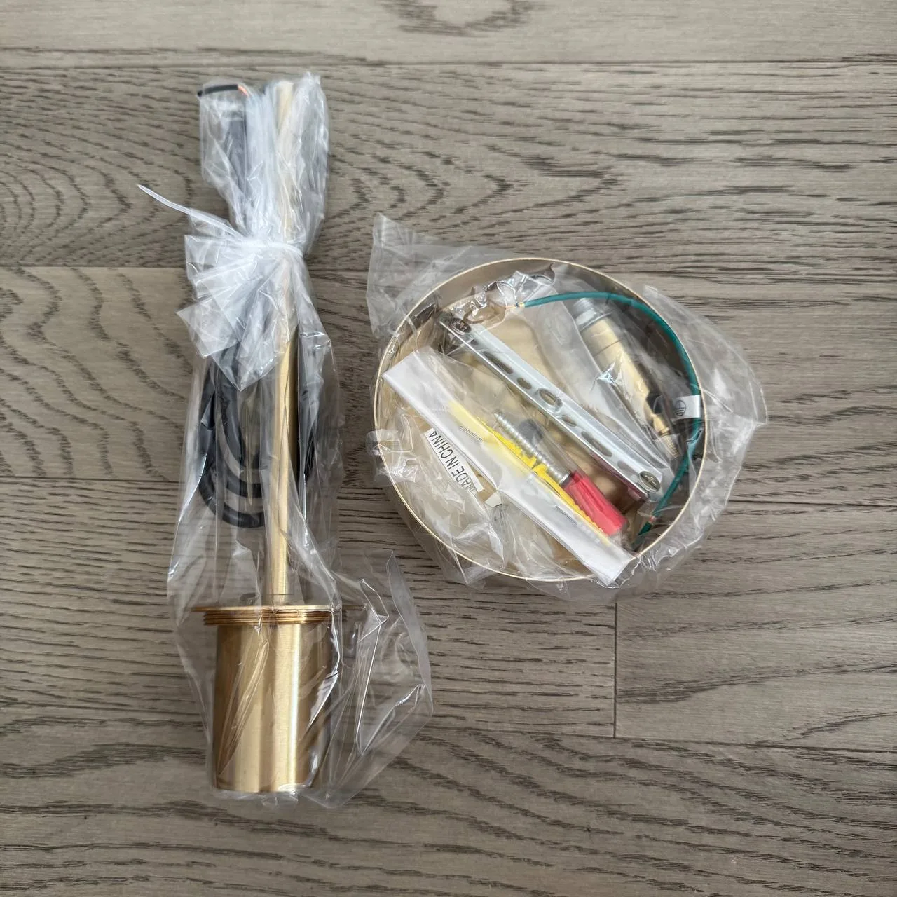 Globe Pendant Light image indicator(2)