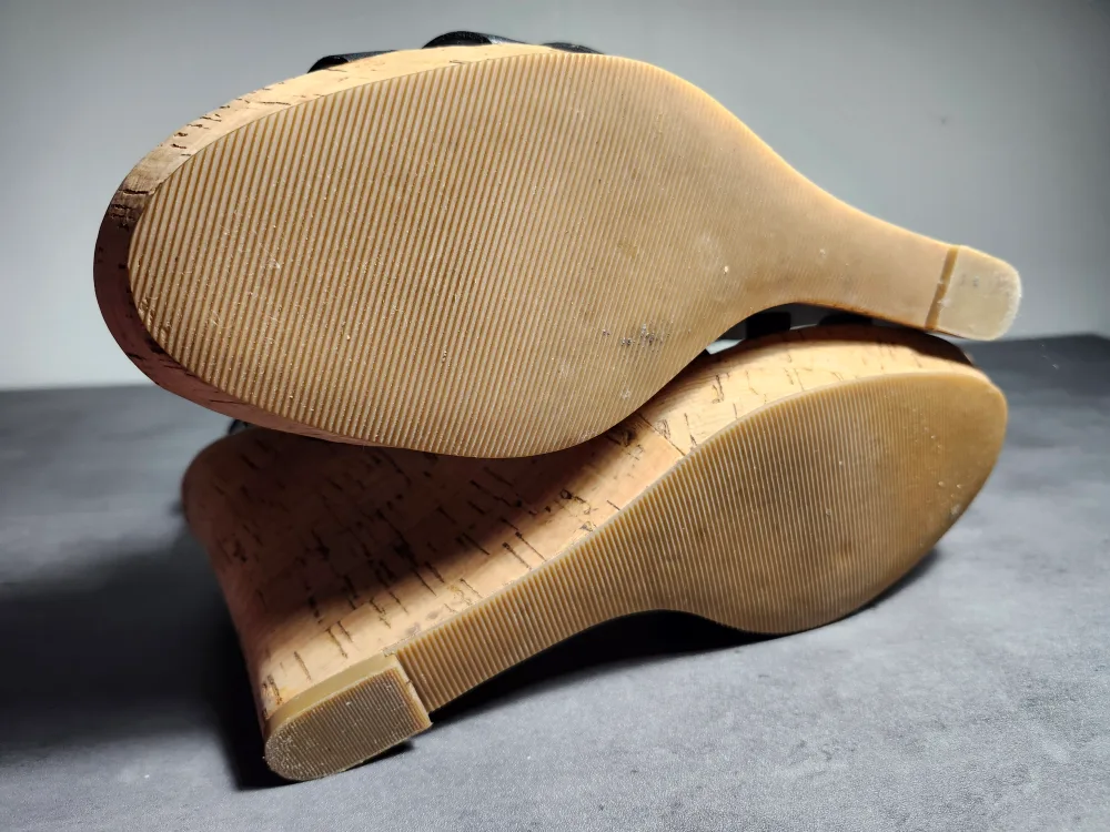 FREEBIE: Women's Sandals image indicator(6)