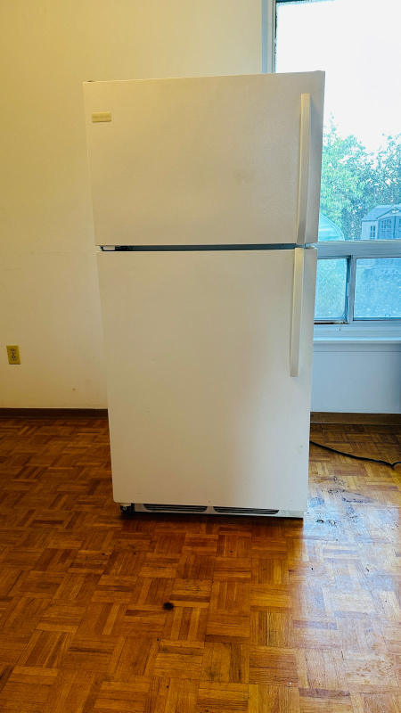 White Frigidaire Top Freezer Refrigerator - photo 2