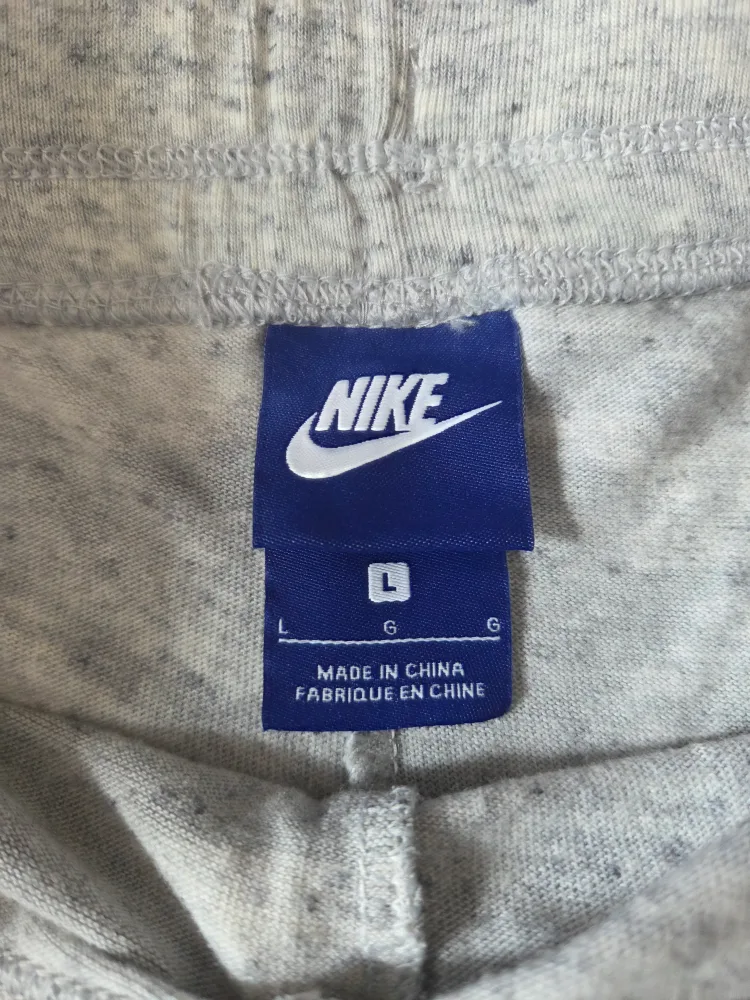 Nike Camo Joggers - Size L image indicator(3)