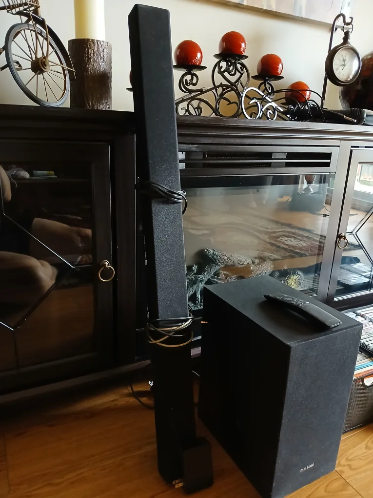 Samsung Soundbar & Subwoofer with Remote