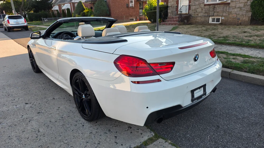 BMW 640i Convertible - White image indicator(5)