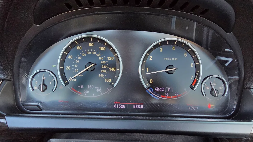 BMW 640i Convertible - White image indicator(10)