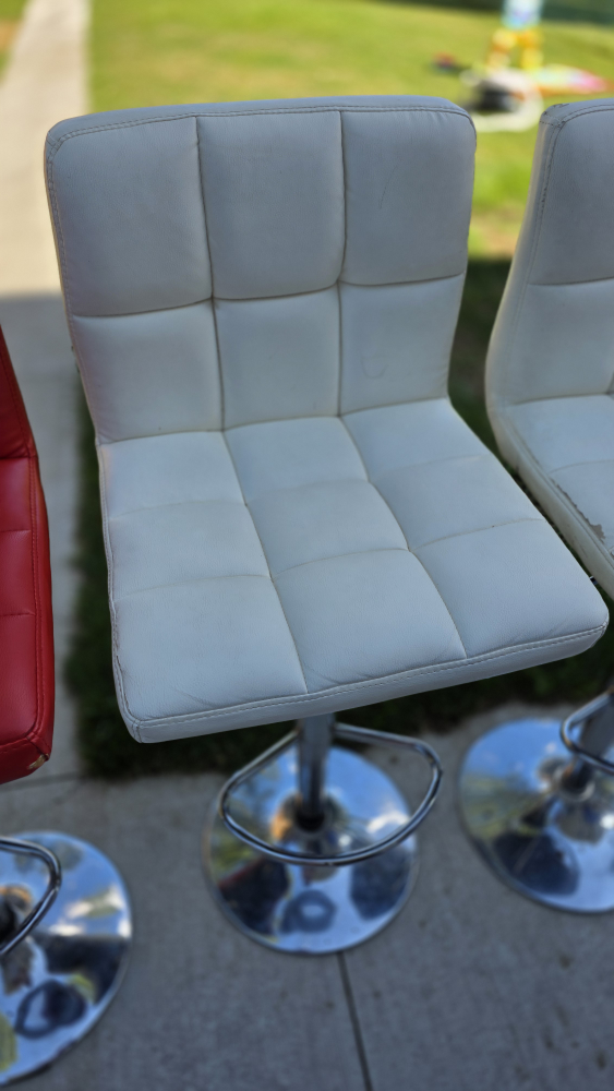 4 Bar Stools - Red and White - photo 4