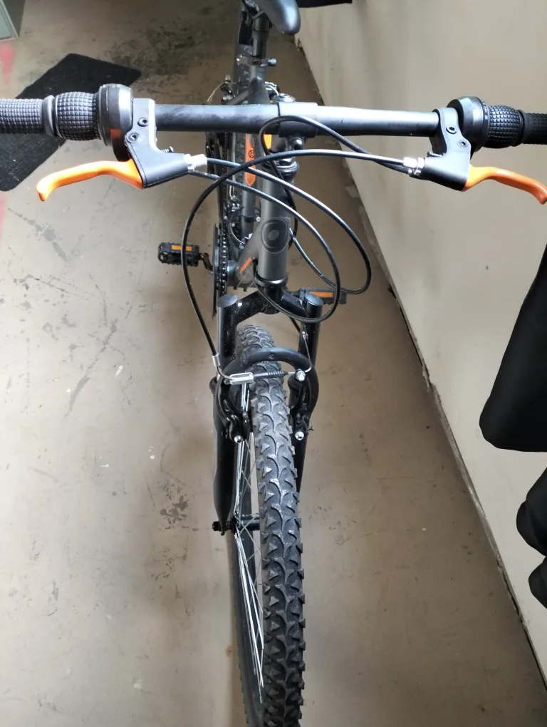 Avigo Ultra 26 Mountain Bike - Great Condition! image indicator(2)