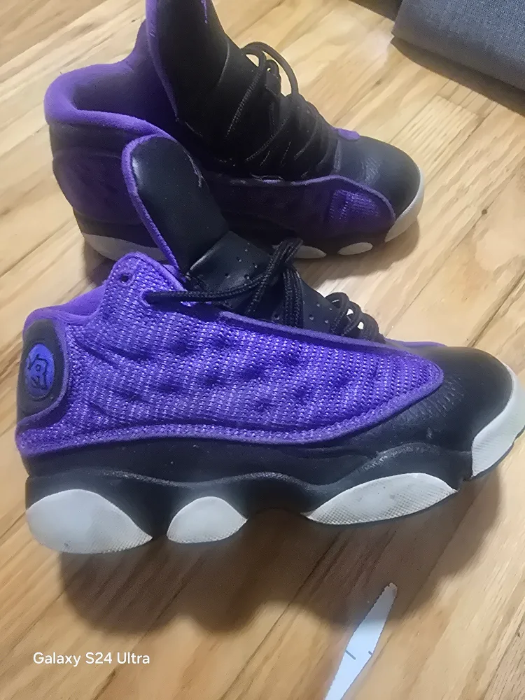 Jordan 13 Retro Black Purple Shoes thumbnail