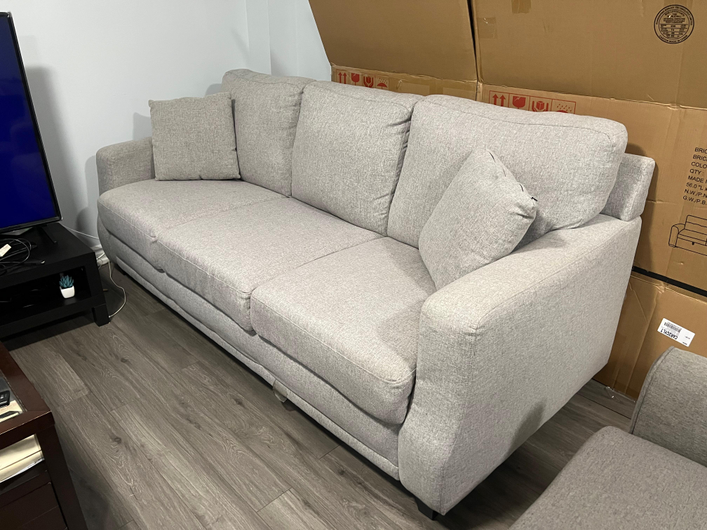Leon's Jessica Sofa