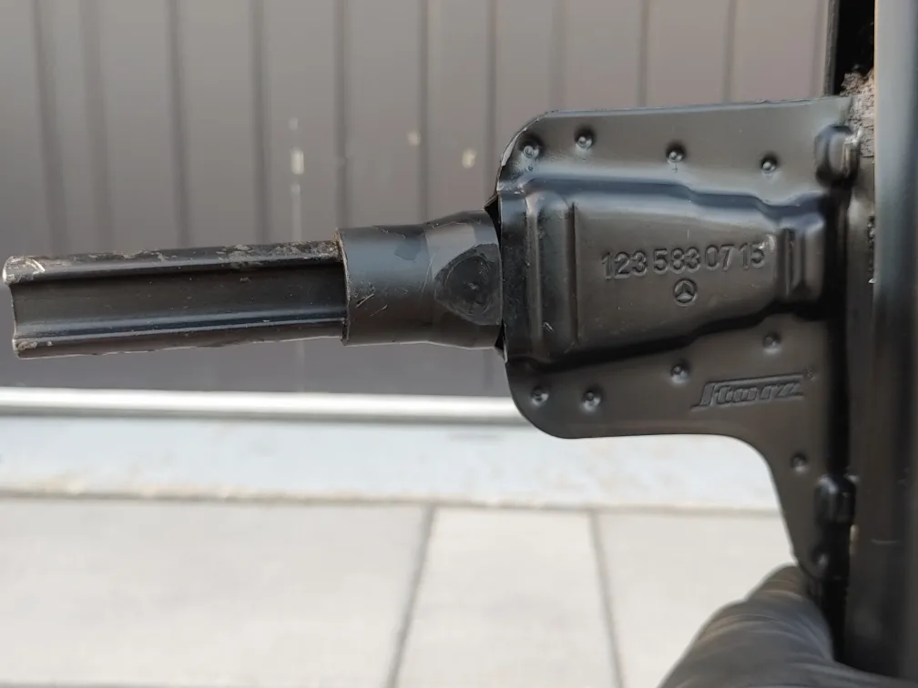 MERCEDES BENZ W126 FACTORY OEM TIRE CAR JACK 1235830715 image indicator(4)