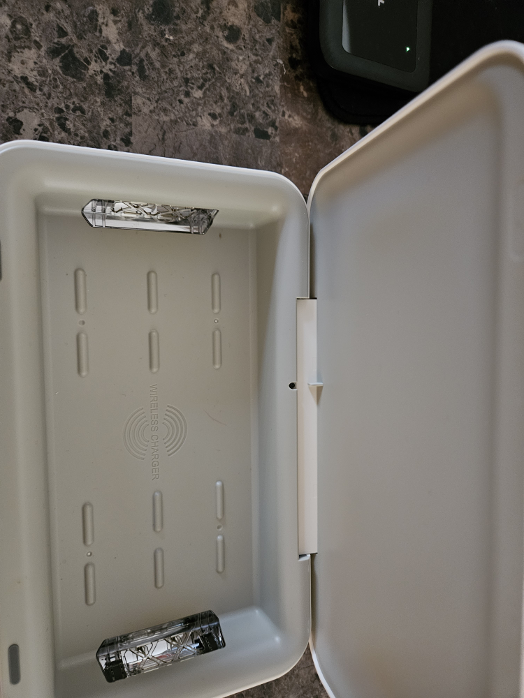 Samsung UV Sanitizer Wireless Charger - photo 2