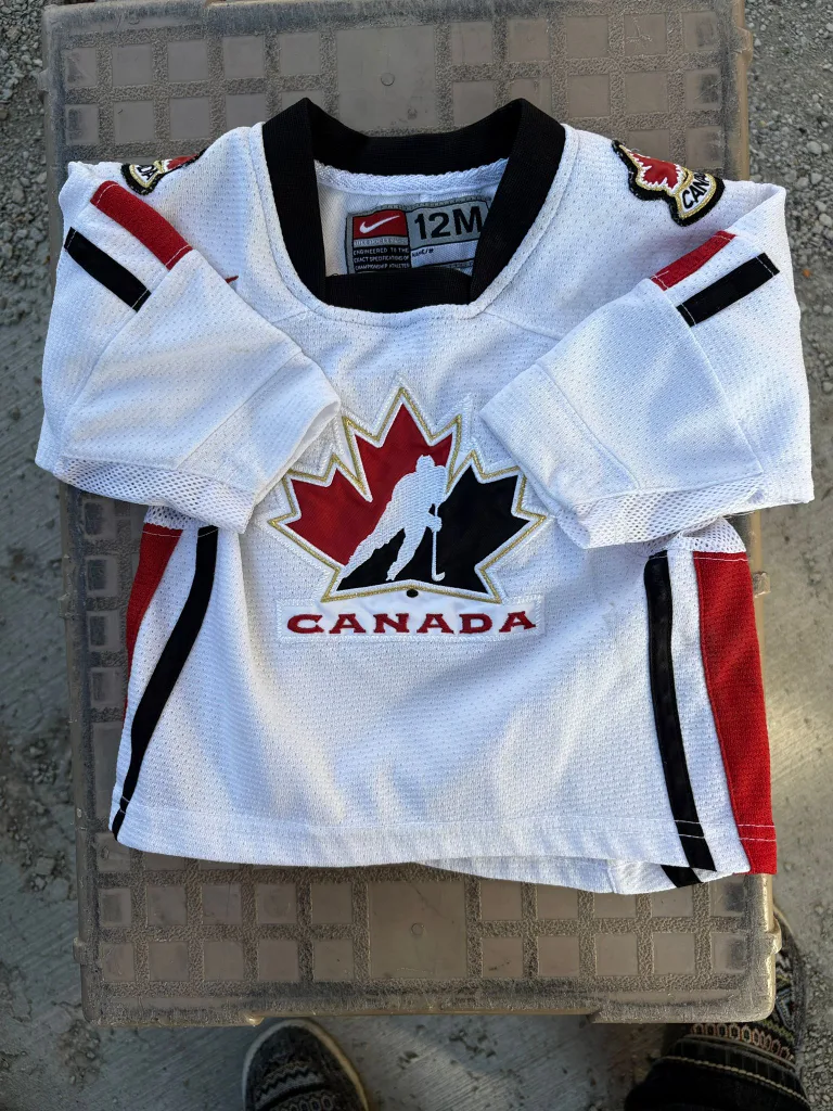 Nike Canada Hockey Jersey - Size 12M thumbnail