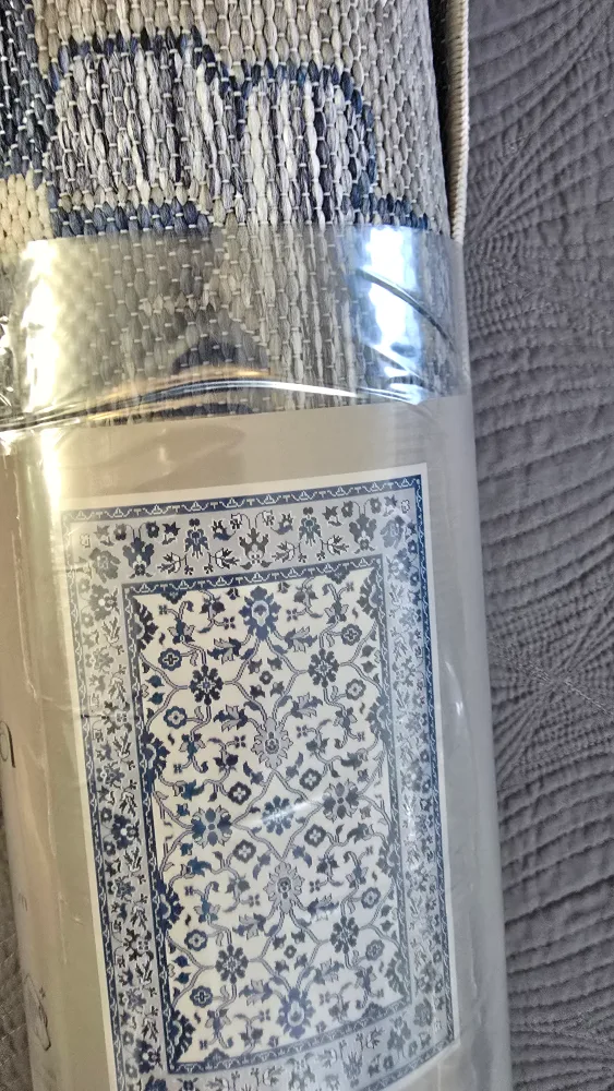 Blue & White Floral Area Rug - New thumbnail