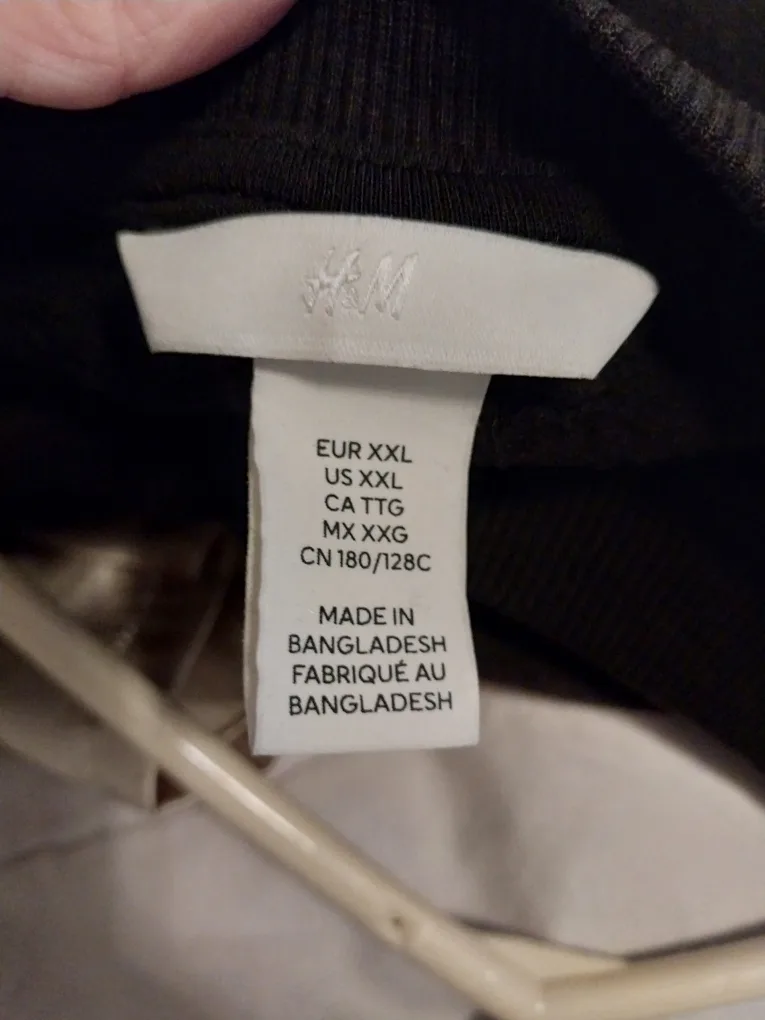 H&M XXL Grey Cropped Sweatshirt image indicator(2)