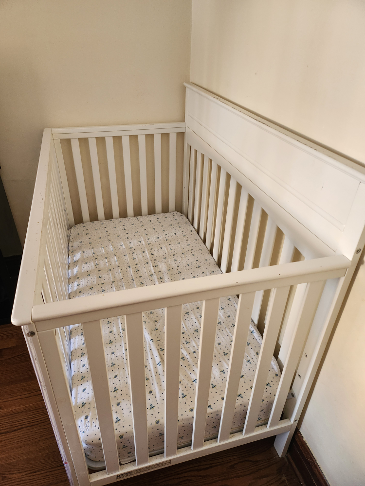 Toddler crib