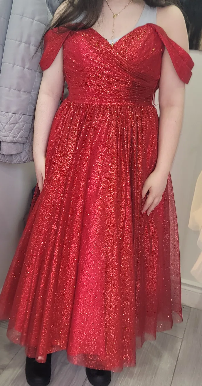 Red Sparkly Dress thumbnail