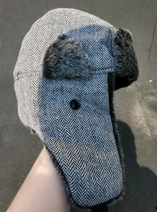 Grey trapper hat with faux fur lining image indicator(2)